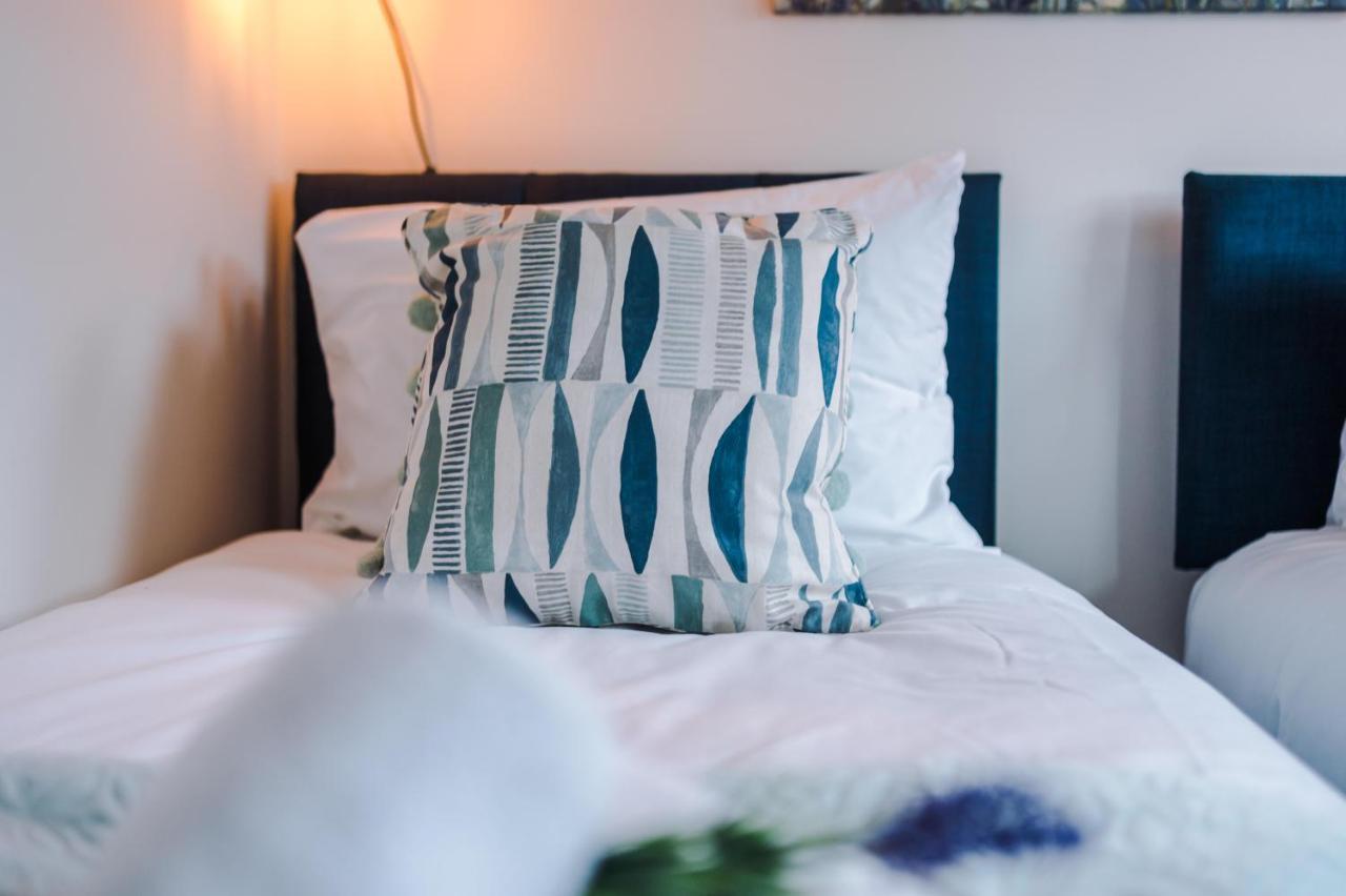 Bright 2-Bed Cottage In Chester By 53 Degrees Property, Ideal For Couples & Small Groups, City Centre - Sleeps 6 Exteriör bild