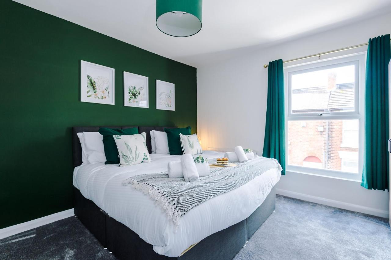 Bright 2-Bed Cottage In Chester By 53 Degrees Property, Ideal For Couples & Small Groups, City Centre - Sleeps 6 Exteriör bild